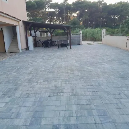 Maja Apartamento *