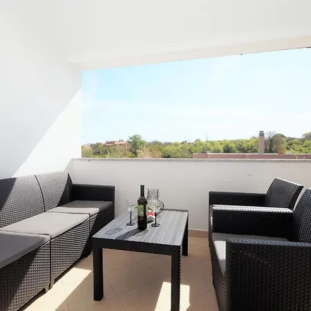 Maja Apartamento Pula